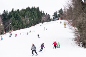 people skiing